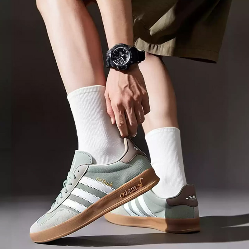 Street Fashion Adidas - Adidas JI3526 Retro Daily Trainers Grau-Weiß